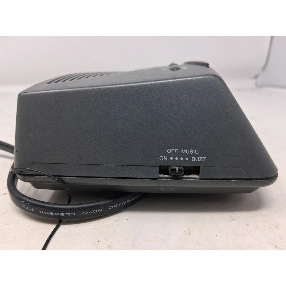 Vintage Timex T229B AM/FM Alarm Clock Radio Tested Works. N